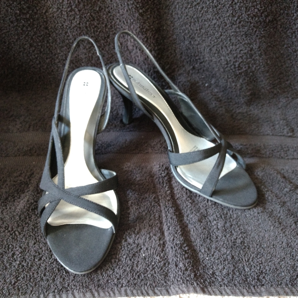 *Naturalizer Black Heels* - Picture 4 of 11
